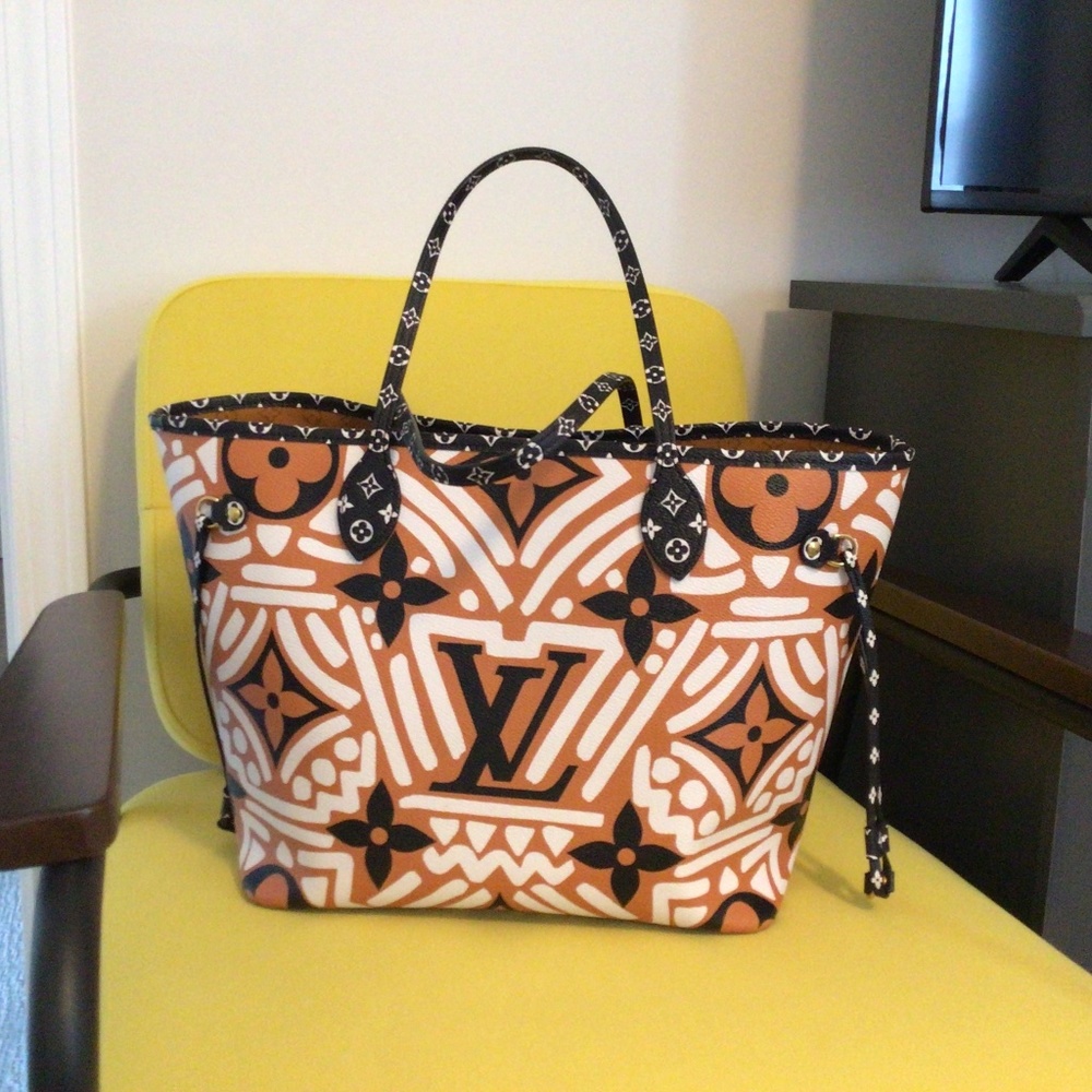 Beautiful and in excellent/mint condition -Giant Crafty Neverfull-